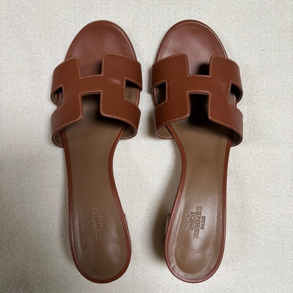 HERMES Oasis Sandal - Picture 3 of 15
